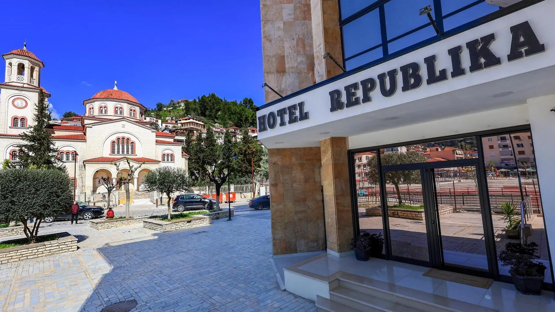 Hotel Republika Берат