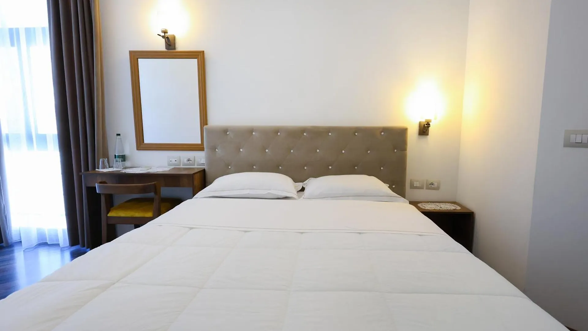 Hotel Republika Берат